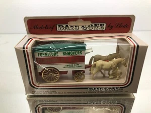 LLEDO HORSE DRAWN VAN CARRIAGE - TURNBULL & CO - HIGH QUALITY IN BOX - Picture 1 of 5
