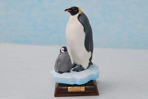 Kitan Club Nature Techni Color Antártida Emperador Pingüino con Figura de Pollito Nuevo - Imagen 1 de 4
