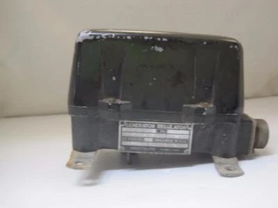 12669 Prestolite VBU-5001UT Generator Regulator Made In USA 28v Untested - Image 1 of 4
