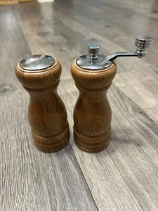 Wooden Pepper Grinder Mill Salt Shaker Set VINTAGE -READ - Picture 1 of 8