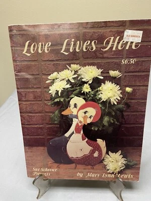 MARYLYNN LEWIS 1987 LOVE LIVES HERE BEGINNER DUCKS DECORATIVE ART BOOKLET  - Image 1 of 4