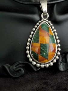UNIQUE HANDMADE Mookaite and Green Prase INTARSIA GEMSTONE PENDANT NECKLACE - Picture 1 of 2