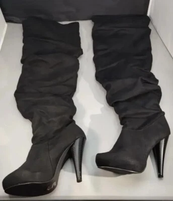 Botas de plataforma Michael Antonio McKay negras de gamuza holgadas hasta el muslo 9 Foto 1 de 4