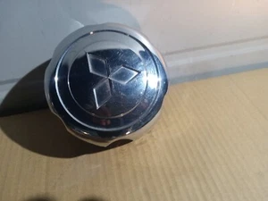 1997 1988 1999 2000 2001 2002 2003 2004 MITSUBISHI MONTERO WHEEL CENTER CAP - Picture 1 of 5