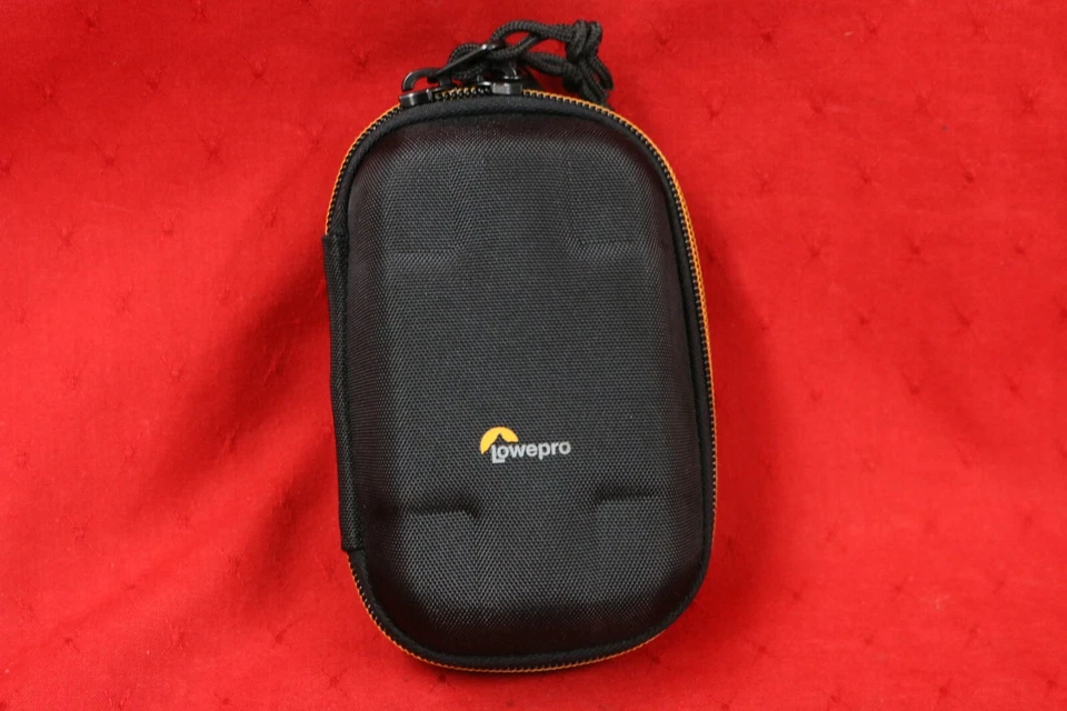 Lowepro DashPoint AVC 40 II Hard Shell Case for Action Camera NEW #N2 - Image 1 of 4