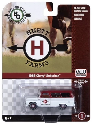 Auto World 1/64 1965 Chevy Suburban Huett Farms Nuovo - Immagine 1 di 3