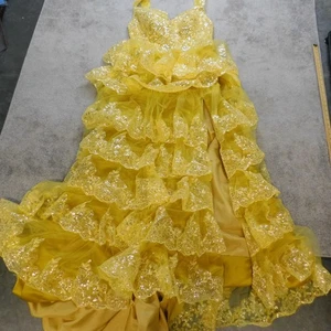 Abito da ballo donna a strati dolcevita dorato grande giallo abito da ballo volant paillettes - Foto 1 di 15