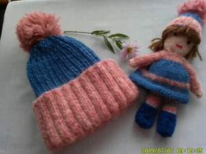 Strickmütze für kleines Mädchen mit passender Puppe - Bild 1 von 1