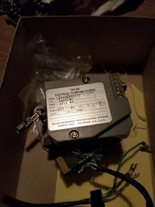 Taylor electrical to motion element, 1401LA10200-3339A, 117V, 60 Hz, 2W, 2.5VA - Picture 1 of 5