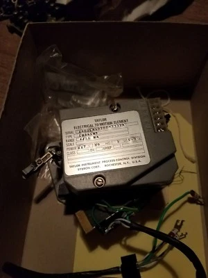 Taylor electrical to motion element, 1401LA10200-3339A, 117V, 60 Hz, 2W, 2.5VA - Image 1 of 4