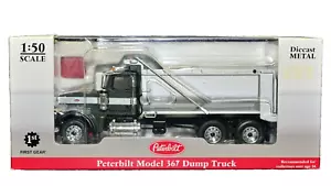 First Gear #50-3164 Peterbilt 367 Dumper verde/argento 1/50 nuovo con scatola originale - Foto 1 di 6