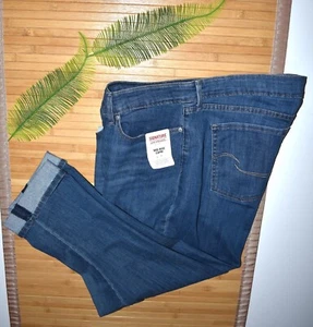 Signature Levi Strauss Mid Rise Capri Cuff Jeans Sz 20 ~ (35X22) Med Blue New - Picture 1 of 4