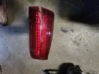 Luz trasera derecha Cadillac STS 2005 2006 2007 2008 2009 2010 2011 # 2 Foto 1 de 4