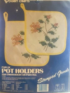 Vintage Vogart Crafts Stamped Goods For Embroidery Pair of Floral Potholders - Picture 1 of 2