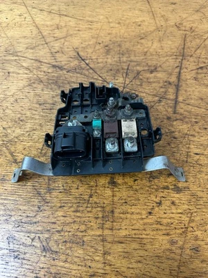 RENAULT MASTER MOVANO NV400 2.3 2010-2018 POSITIVE TERMINAL FUSE BOX 241362885R - Image 1 of 3