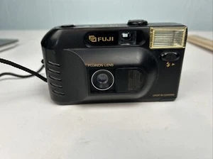 Fuji DL-7 Drop in Loading Black Portable Point & Shoot 35mm Lens Film Camera - Picture 1 of 5