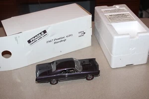 Danbury Mint 1967 Pontiac GTO Hardtop Coupe 1:24 Scale Diecast Model Car Purple - Picture 1 of 22