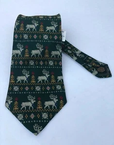 Aubrey Buckner CHRISTMAS Tie Green Reindeer NEW - Picture 1 of 4