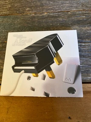 Gilbert O’Sullivan: A Scruff At Heart - Image 1 of 4