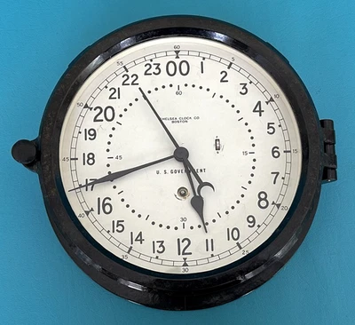 Reloj Chelsea Ship's Deck - 24 horas, esfera de 8,5”, caja fenólica, negro Foto 1 de 4