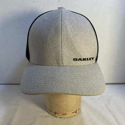 Oakley Baseball Hat Gray & Black Flex fit Band L-XL BY YUPOONG Good Used - Image 1 of 4