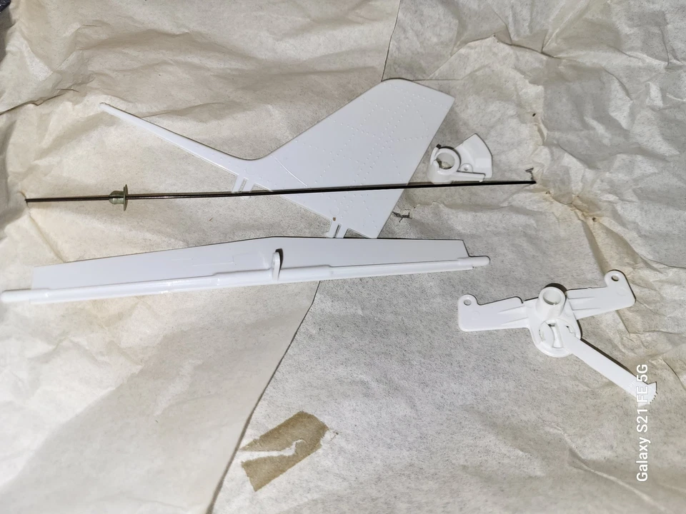 NOS Cox Piper Comanche White Elevator  Rudder Bellcrank Auto Pilot #4173 - Image 1 of 1