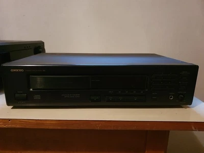 Onkyo DX 6920 CD Player Schwarz - Bild 1 von 2