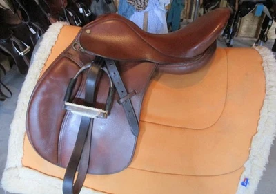 SILLA INGLESA 16,5"" R LANCER A/P ASIENTO PROFUNDO con PIELES NUEVOS E HIERROS DE CORSTEEL FLEXIBLES Foto 1 de 4