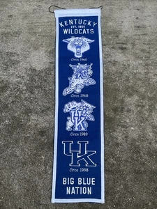 Kentucky Wildcats Striscione Lana 8x32 Heritage Evolution Insegna Mancava Basket - Foto 1 di 15
