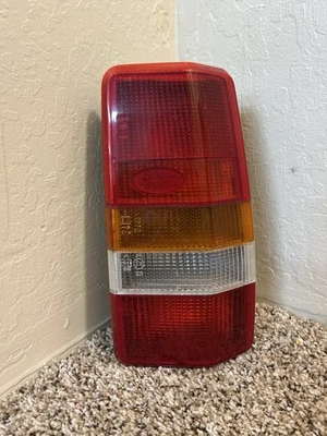 Conjunto de luz trasera derecha Land Rover Discovery 1996-1998 pasajero OEM Foto 1 de 4