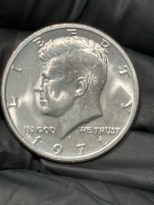 1971 D Kennedy Half Dollar FS-50-1971D-102 Error Coin BU from Mint Set- Toning - Image 1 of 4