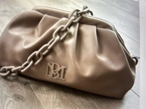 Badgley Mischka Wrapped Frame Clutch Chain Strap Taupe Purse NWT MSRP $129 Vegan - Picture 1 of 8
