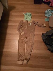 Star Wars GROGU Baby Yoda Pajamas Hooded One Piece Suit Mandalorian SZ 10 - Picture 1 of 4