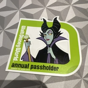 Walt Disney World (WDW) Annual Passholder Magnet - Malificient - Picture 1 of 2