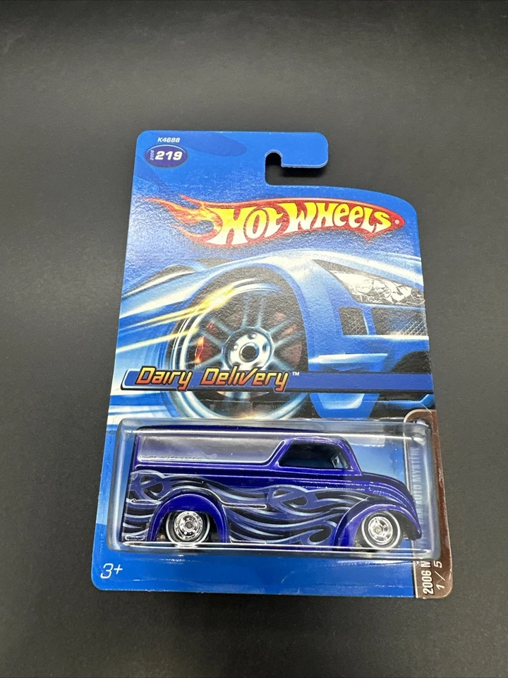 Hot Wheels 2006 Mystery Car Dairy Delivery Vehicle #219 K4688