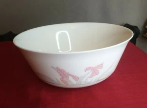 Arcopal mixing salad serving bowl, pastel flowers French, milk glass 80s vintage - Picture 1 of 10