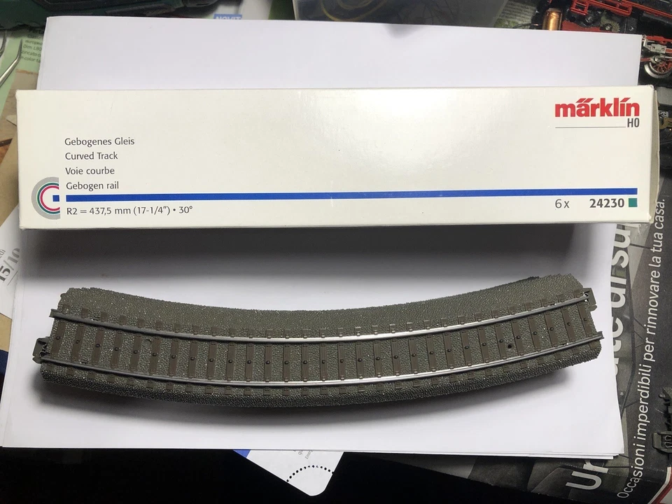 Marklin 24230 Binario C Curvo Raggio 2 Perfetti Ogni Scatola 6 Binari - Immagine 1 di 4