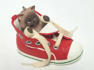 Hallmark Keepsake 1993 Weihnachtsschmuck High Top-purr Kätzchen Katze roter Schuh Vintage  - Bild 1 von 6