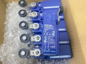 Limitatori XC Standard XCKN2118P20 XCKN, leva a rullo termoplastica 1NC+1NO - Foto 1 di 6