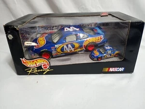 Hot Wheels Racing Nascar Special 2 Car Pk #44 Kyle Petty 1:24 & 1:64 Red Lobster - Picture 1 of 8