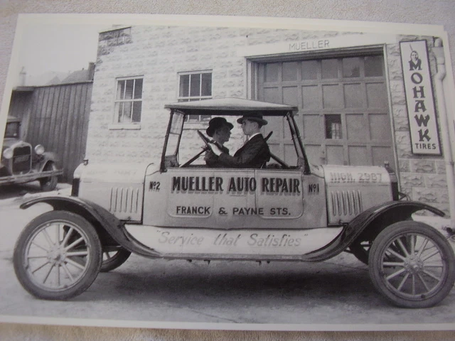 1925 FORD MODEL T  2 FRONT ENDS   12 X 18  PHOTO  PICTURE - Image 1 of 1