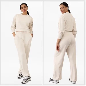 Athleta Seasoft mittelhohe gerade Hose in Knochen Medium gebraucht, in einwandfreiem Zustand  - Bild 1 von 8