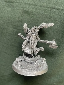 Mechaniker Adept weiblich Tech Priester Domina grimmiger Schädel 50 mm Basis kybernetisch Hauptquartier - Bild 1 von 4