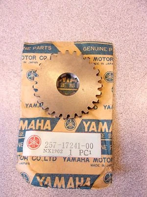 YAMAHA 4TH WHEEL GEAR 27T JT1 JT2 JT2MX 1971-1972 VINTAGE NOS OEM 257-17241 - Image 1 of 4