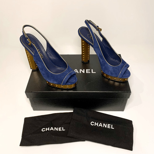 Chanel blu scamosciato oro borchie ad incastro C tacco a spillo EU 37 US 6 6 5