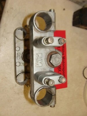 Cagiva WMX 125 1988 fabricante de equipos originales Ahrma WRK triple árbol horquilla abrazadera soporte de barra inferior superior Foto 1 de 4