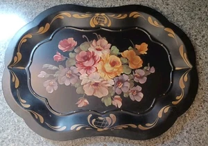 Vintage schwarz Blumen handbemalt Toleware Tablett mit Goldrollen 17,5 x 13 Zoll - Bild 1 von 7