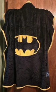 DC COMICS BATMAN CAPE BLANKET 40×56 - Picture 1 of 9