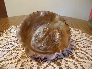 IMPERIAL 7" KARAMELL SCHLACKE GLASSCHALE MIT ROSEN INNEN UND AUSSEN UND 3 FUSS - Bild 1 von 3