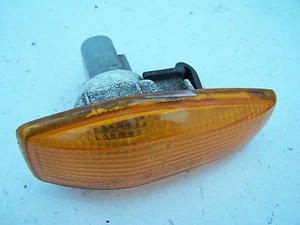 Hyundai Elantra drivers side wing indicator (2000-2003) - Picture 1 of 1
